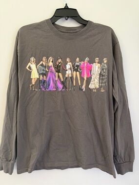 Taylor Swift The Era's Tour Long Sleeves T Shirt Gray size medium
